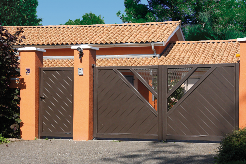 portail aluminium design marron